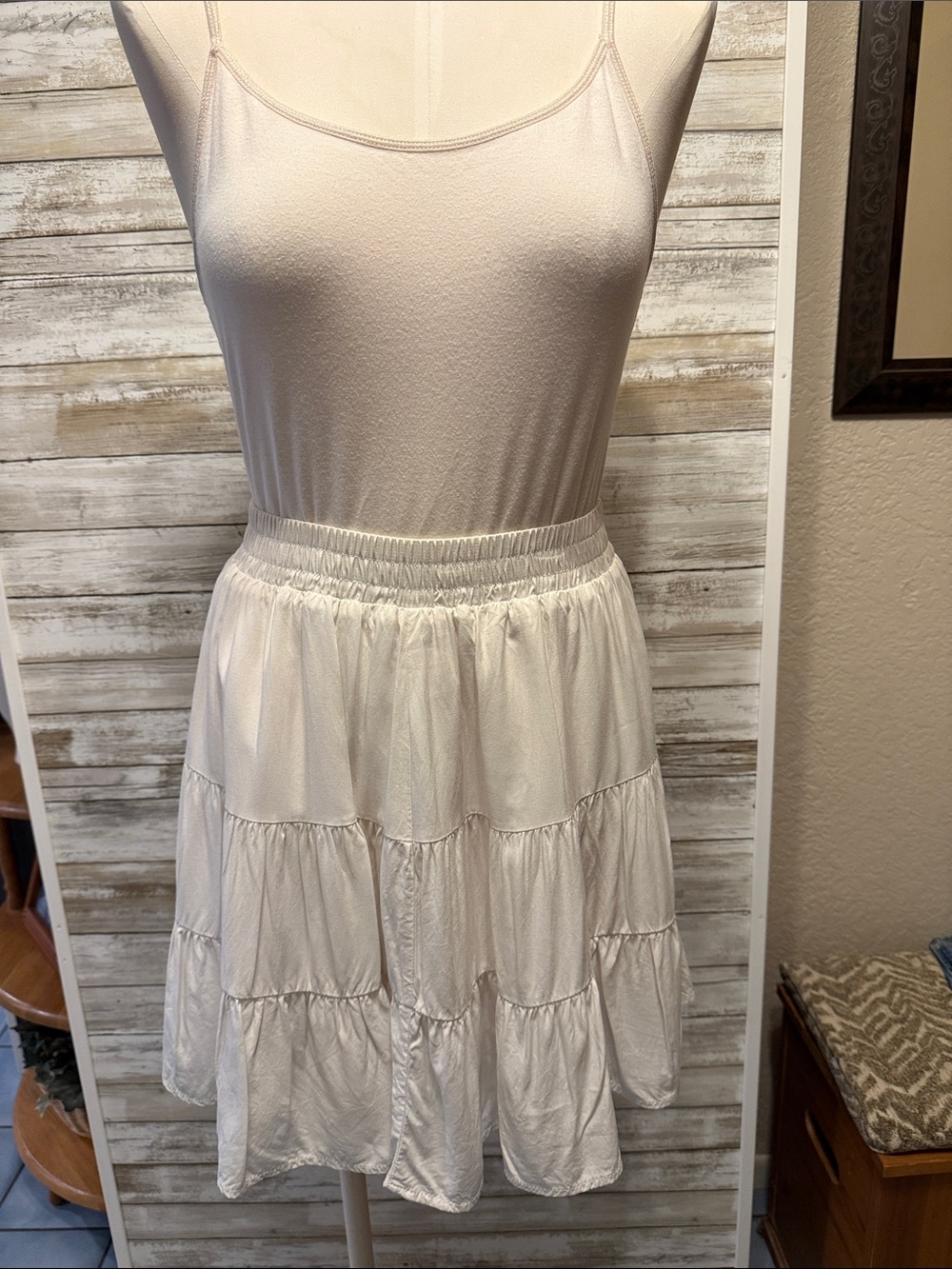 Women’s White Tiered Elastic-Waist Skirt Fully lined XS